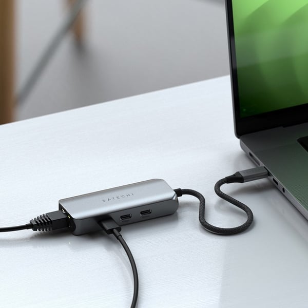 Satechi 4-i-1 USB-C adapter, stjerneskær