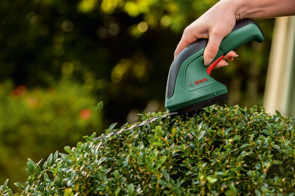 Bosch EasyShear - batterigrässaxar