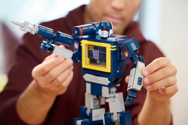 LEGO Icons 10358 Transformers: Soundwave