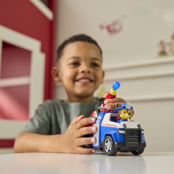 PAW Patrol Brandkårsinsats, Chase och fordon