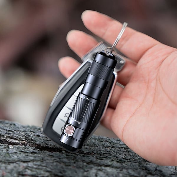 Fenix E09R -lommelygte