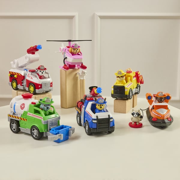 PAW Patrol Brandkårsinsats, Chase och fordon
