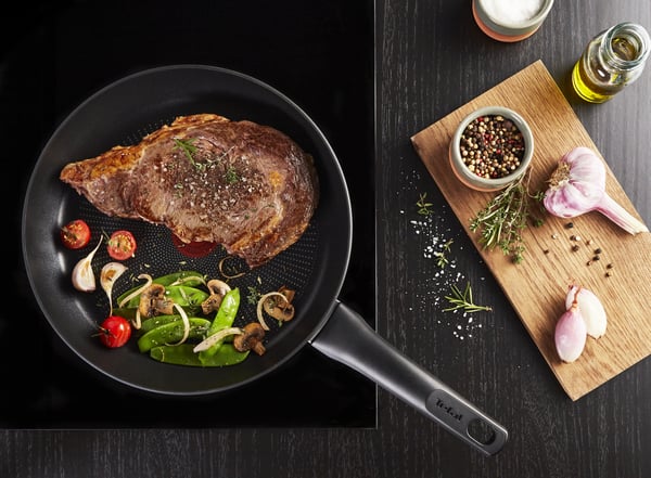 Tefal Ultimate stegepande 24 cm, sort
