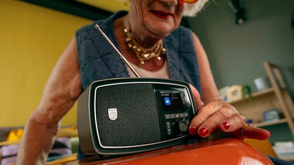 Philips Century TAV2000FB bärbar radio