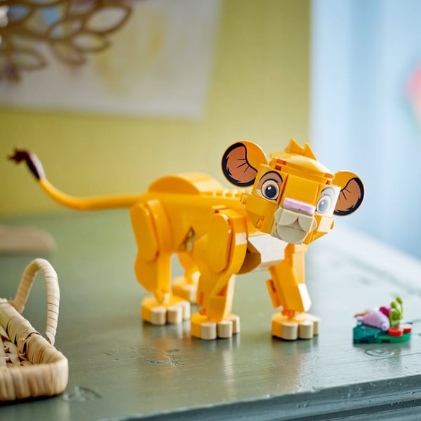 LEGO Disney Lejonungen Simba Rolig presentidé 43243