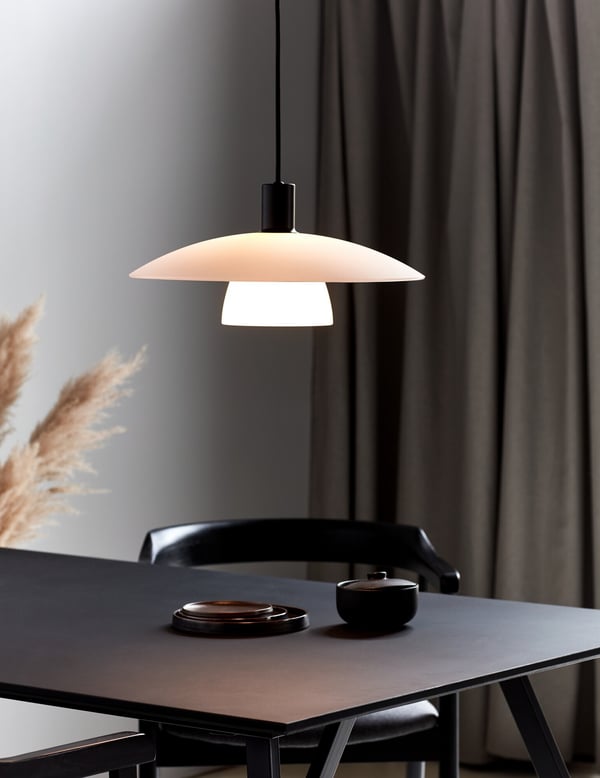 Nordlux Verona pendellampa, svart/opall