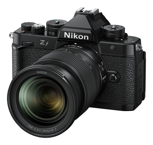 Nikon Z f systemkamera, svart + 24-70 mm f/4 objektiv