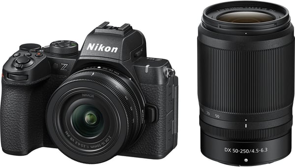 Nikon Z50 II-systemkamera + 16-50 mm og 50-250 mm objektiv