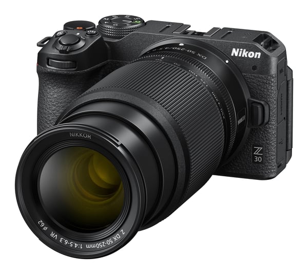 Nikon Z30 spegellös systemkamera + 16-50 mm och 50-250 mm VR objektiv