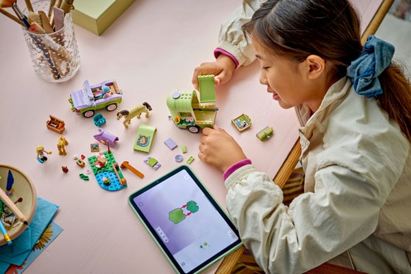 LEGO Friends 42695 Häst- och föltransport