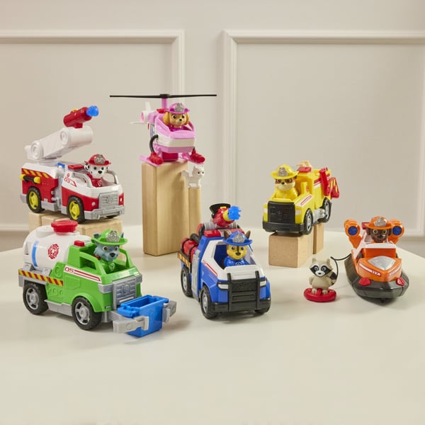 Paw Patrol Brandräddning, Rocky och fordon
