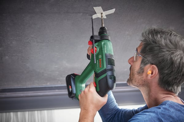 Bosch UniversalHammer 18V - batteridreven slagboremaskine, solo + adapter