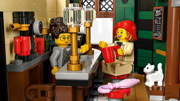 LEGO Icons 10350 – Tudorhus hjørnebygning