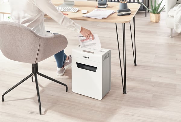 Leitz IQ Protect 8 -pappersstrimlare, P4