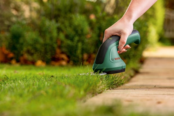 Bosch EasyShear - batterigrässaxar