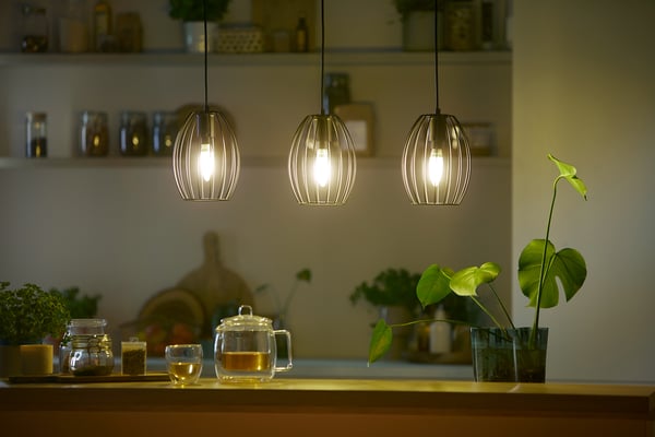 Philips Ultra Effektiv LED-lys, E14, 3000K, 485 lm, klar overflade