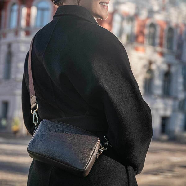 Aarni Crossbody Bag - skuldertaske, sort, gylden lynlås
