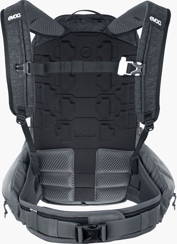 Evoc TRAIL PRO 16 -ryggsäck L/XL, svart