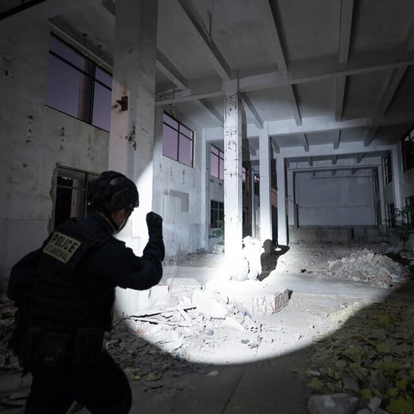 Fenix TK11R lommelygte, 1600 lumen
