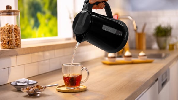 Bosch MyMoment TWK1M123 vattenkokare, svart