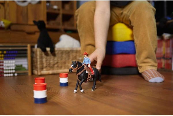 Schleich Farm World 42576 Lerflicka och tunntävlingsset