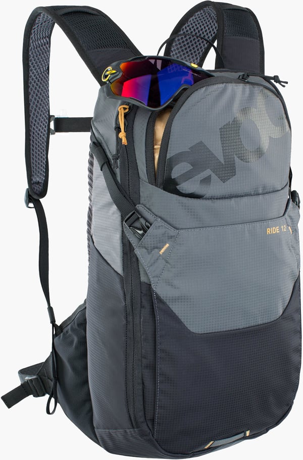 Evoc Ride-ryggsäck, 8 l och 2 l vätskeblåsa, svart