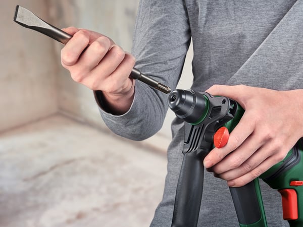 Bosch UniversalHammer 18V - batteridreven slagboremaskine, solo + adapter
