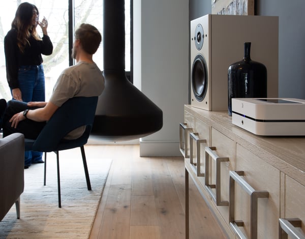 Bluesound Powernode N331 nätverksförstärkare, vit