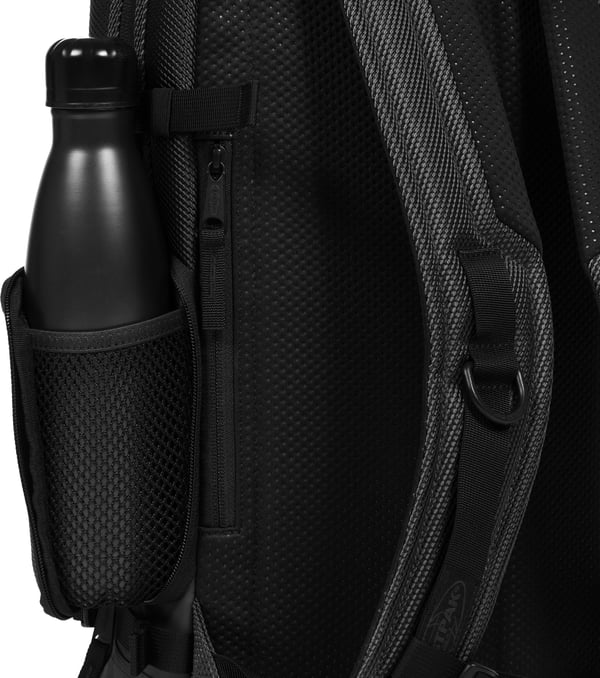 Eastpak TECUM M Cnnct Coat rygsæk, sort