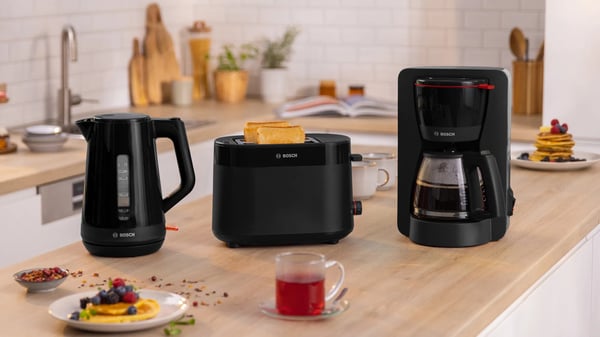 Bosch MyMoment TWK1M123 vattenkokare, svart