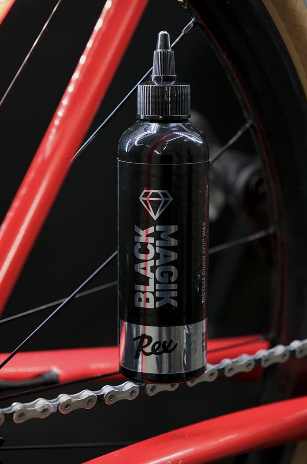 REX Black Magik Drip Wax flytande kedjevax, 180 ml
