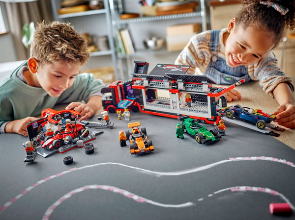 LEGO City 60443 – F1-boxstop og pitcrew samt Ferrari-bil