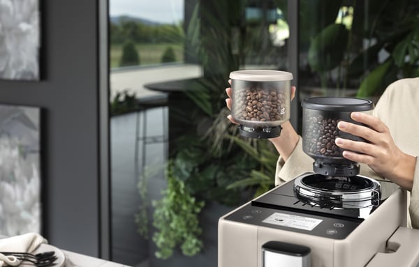 DeLonghi Rivelia EXAM440.55.BG kaffemaskin, beige