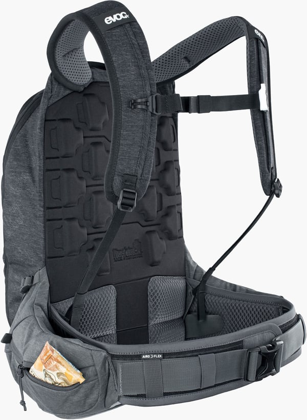 Evoc TRAIL PRO 16 -ryggsäck S/M, svart