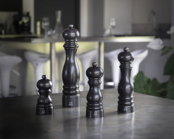 Peugeot Paris Satin Black saltkværn, 22 cm