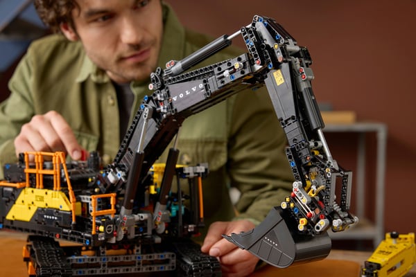 LEGO Technic 42215 - Volvo EC500 Hybrid grävmaskin