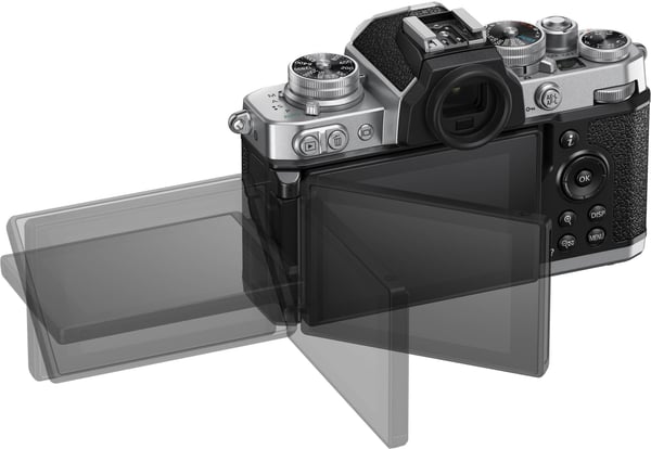 Nikon Z fc -systemkamera + 28 mm f2.8 SE-objektiv