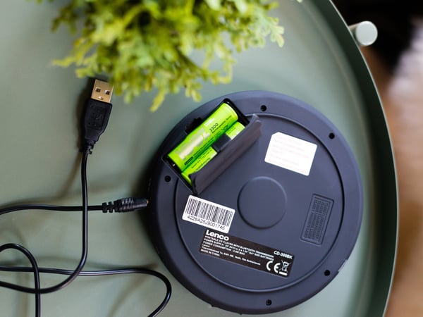 Lenco CD-300 -bærbar CD/MP3-afspiller, sort