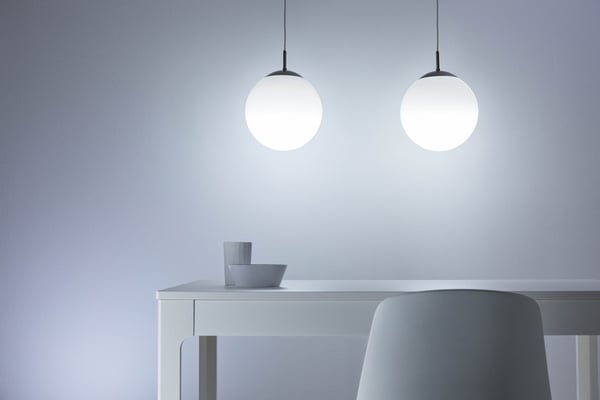 WiZ smartlampe, E14, opalglas, RGBW - alle farver og nuancer af hvidt lys, Wi-Fi, 470 lm