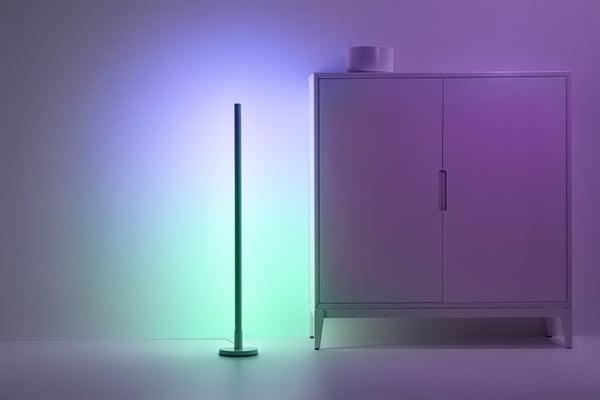 WiZ Stanggulvlampe, hvid, RGBW, Wi-Fi