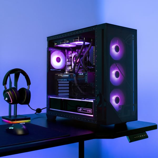 ASUS ROG G700 speldator, Windows 11 Hemma (GM700TZ-R9700X028WS)