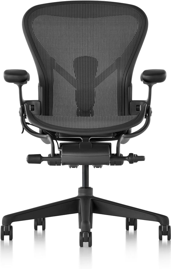 Herman Miller Aeron Remastered -arbetsstol, grafitsvart, storlek B, djupjusterbar ryggstöd