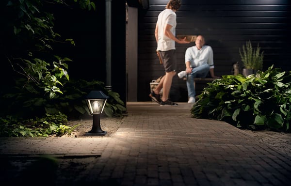 Philips Alpenglow - stolpelampe, E27, sort, kort