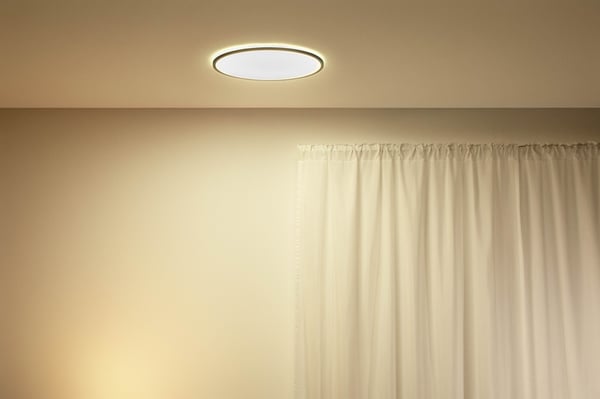 WiZ SuperSlim -loftslampen, 43 cm, rund, sort, justerbar hvid, Wi-Fi