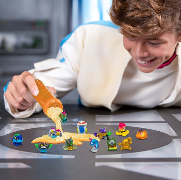 MrBeast Lab Swarms Atomic Mega Lab S2 – 12 figurer, sortiment