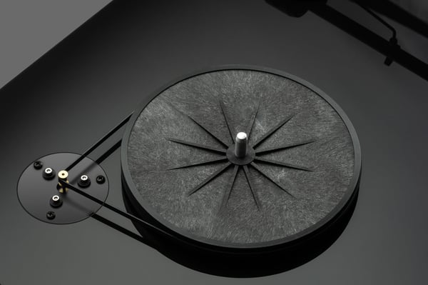 Pro-Ject E 1.2 skivspelare, valnöt