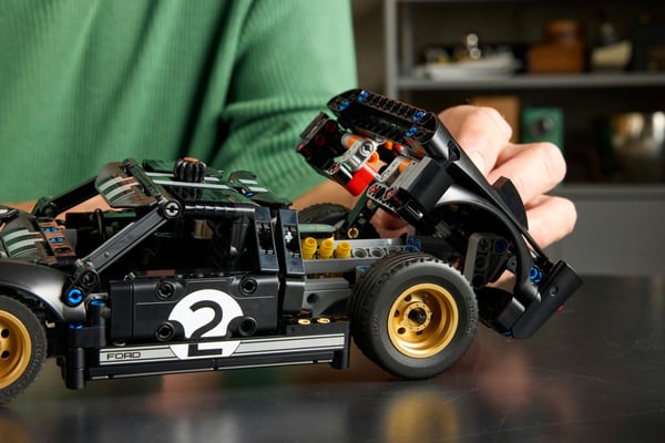 LEGO Technic 42223 1966 Ford GT40 MKII tävlingsbil