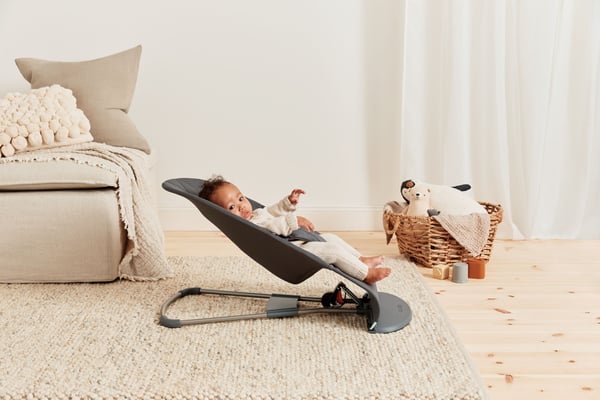 BabyBjörn Bliss Woven Bundle -sittpuff + leksak, Antracit/Googly Eyes