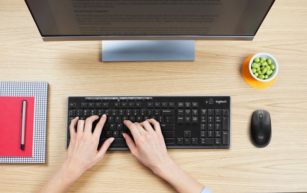 Logitech M190 -trådlös mus, svart