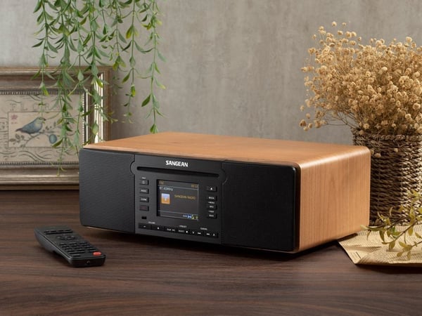 Sangean DDR-66BT -bordradio med CD-afspiller, nøddebrun